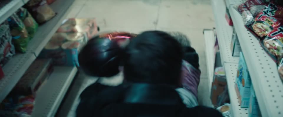 Crime 101 (2026) Hindi Dubbed Movie screenshot 4