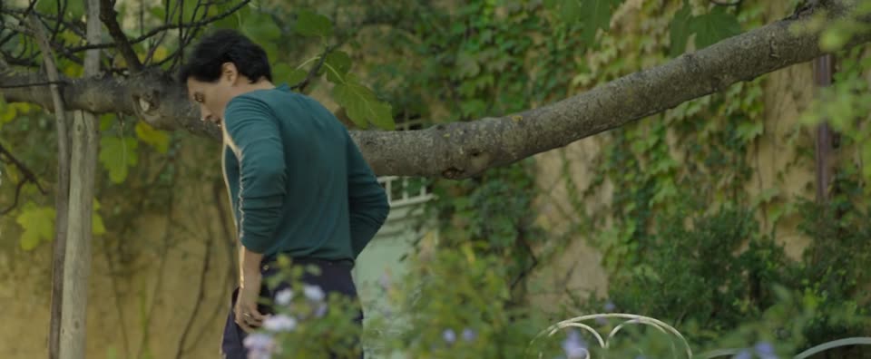 No Place to Be Single (2026) Hindi Dubbed Movie screenshot 3