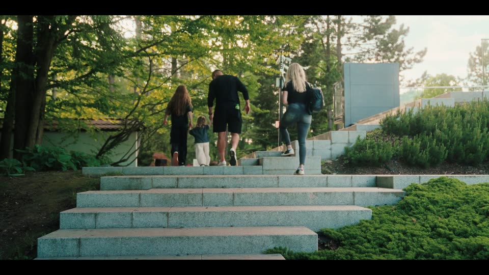 Poldi (2026) Hindi Dubbed Movie screenshot 2