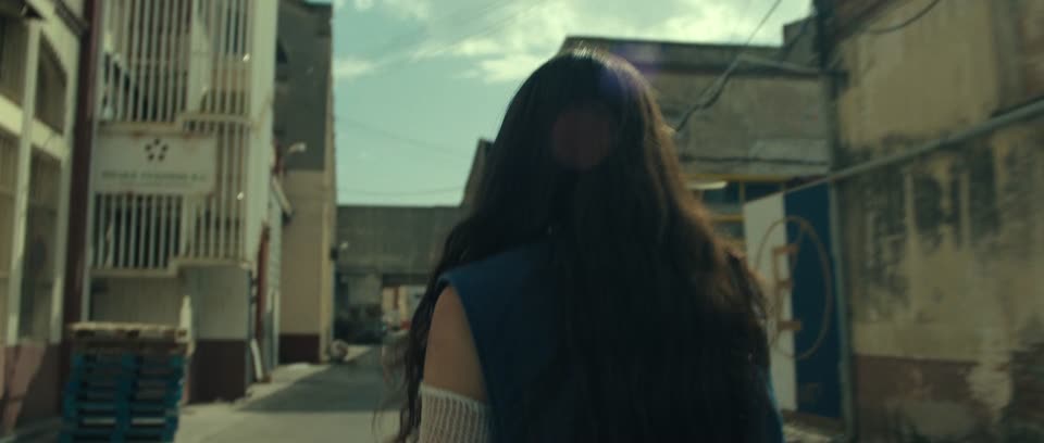 The Marked Woman (2026) Hindi Dubbed Movie screenshot 4
