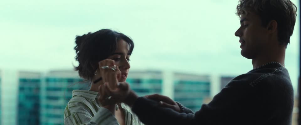 Your Fault London (2026) Hindi Dubbed Movie screenshot 4