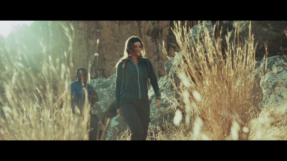 Zip Wire (2026) Hindi Dubbed Movie screenshot 2