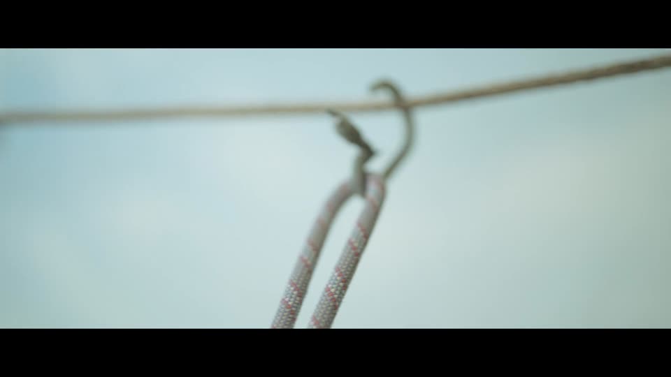 Zip Wire (2026) Hindi Dubbed Movie screenshot 3