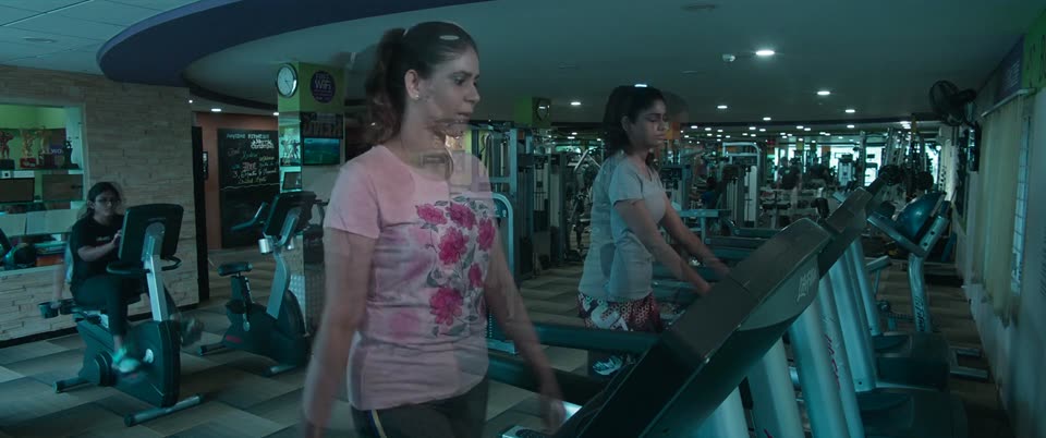 Kannum Kannum Kollaiyadithaal (2020) Hindi Dubbed Movie screenshot 5